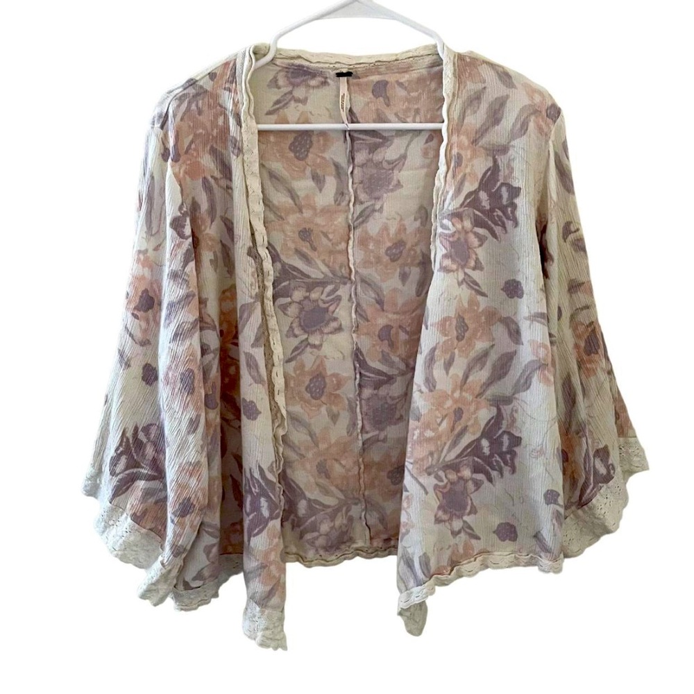 Free People Floral Kimono with Crochet trim. Wrap Cover Bohemian Size S